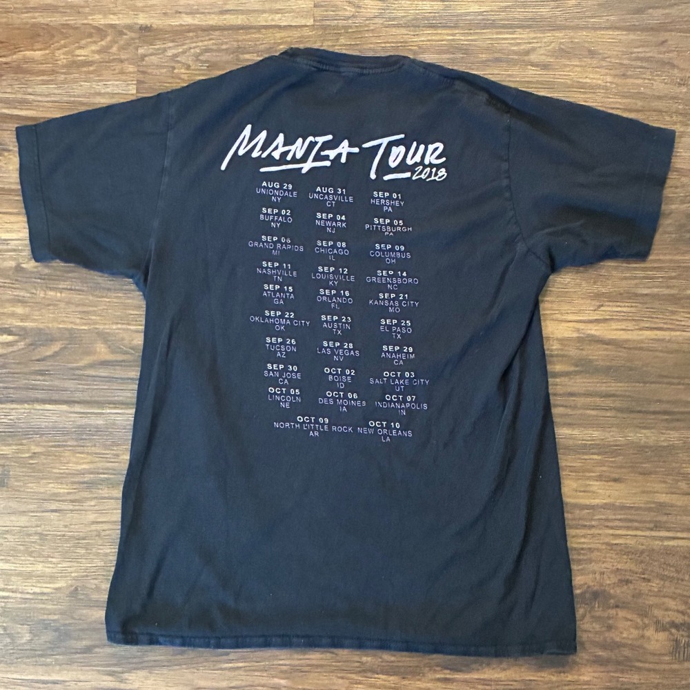 Fall Out Boy Mania Tour 2018 T-Shirt Mens Medium Black Good Band Concert Tee - Picture 2 of 8